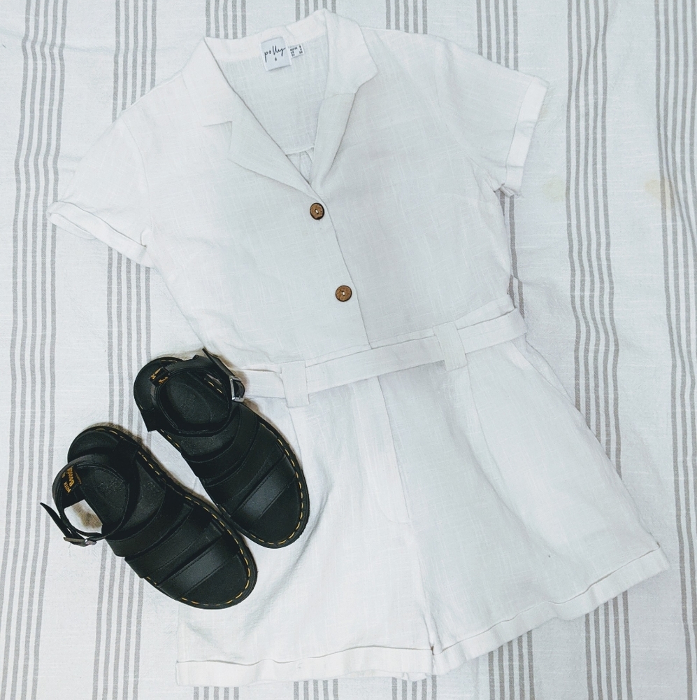 ✨SOLD✨ Princess Polly Linen Romper